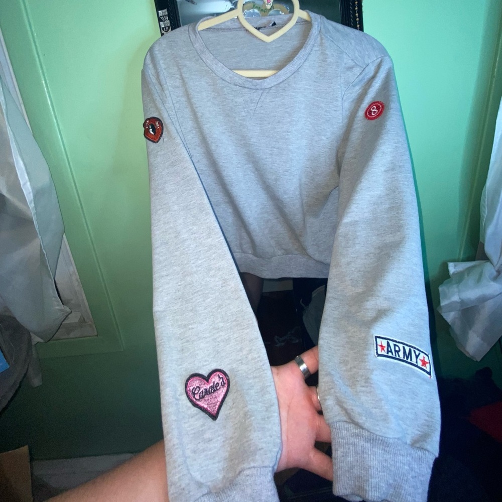 Fashion Nova crewneck crop top (M)